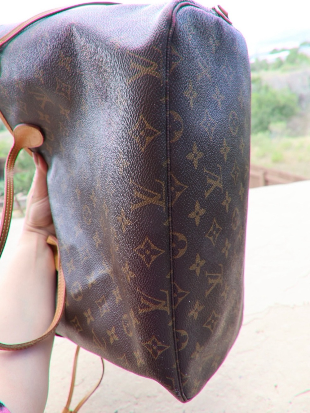 Louis Vuitton Monogram Neverfull Tote in Brown with Rose Interior - Picture 2 of 16